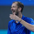 Cicipas i Medvedev u polufinalu Almatija