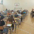 Završni ispit male mature, prvi dan: Učenici polagali test iz srpskog jezika