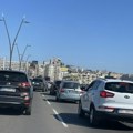 Gde su svi ovi ljudi krenuli, a nije petak popodne: U Beogradu se putuje kao da je špic posle posla (foto, video)