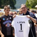 „Vidim zakačili se za nas i Bajden i Klark“: Vučić ponovo o „opasnostima“ za Srbiju i o stranim službama koje su…