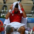 Novak se iznervirao, pa sočno opsovao! Detalj koji je svima promakao i nismo ga videli u prenosu: Đoković u trenutku izgubio…