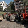 Podeljeno 38 ramova za traktore: Saradnja opštine Aleksandrovac i Agencije za bezbednost saobraćaja (foto)