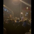 Novosadski studenti vratili se sa protesta u Kragujevcu (VIDEO)