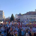 Veliki protest prosvetnih radnika u Čačku: „Dobar dan, kolege, sa nula dinara plate“ (VIDEO)