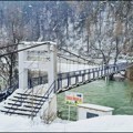 Zatvoren viseći most u starom Priboju