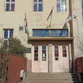 Urušio se deo plafona u srednjoj školi, drugi sprat zgrade zatvoren za upotrebu