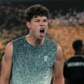 Šelton u četvrtfinalu Australijan opena