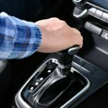 Svi vozači automatika rade jednu stvar pogrešno – posledice mogu biti skupe