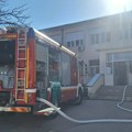 Požar na Neonatologiji u Opštoj bolnici u Čačku: Bebe evakuisane, vatrogasci na terenu