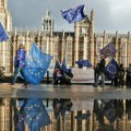 Deset godina kasnije, Bregzit i dalje deli Britaniju i baca senku na njenu ekonomiju
