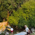 (Video) Milica Dabović sa sestrama sređuje porodično imanje u Crnoj Gori. Imaju i razlog za slavlje: "Nismo znale da podignemo…