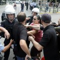 Incidenti u Tirani: Protest ispred albanskog parlamenta završen privođenjem više učesnika
