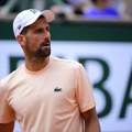 Zabrinjava njegovo stanje: Novak jedva disao posle neverovatnog gema, morao da prekine igru!