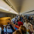 Jezivi snimci iz aviona; Pilot leži u lokvi krvi; "Savladali smo teroriste"; Vidi se početak haosa VIDEO