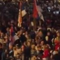 Incident na studentskom skupu u Nišu: Tuča zbog transparenta Ratka Mladića, policija intervenisala
