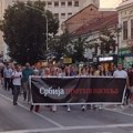 Blokada kod spomenika Štafeti na 15. protestu Srbija protiv nasilja u petak u Kragujevcu