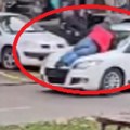 Đilasovi ljudi skaču ljudima na kola Gazda im je naredio haos i izazivanje krvoprolića, ovo je dno da nema dalje (video)