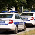 Eksplozija na Zvezdari - oštećen automobil i dva izloga