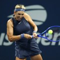 Azarenka i Paolini sigurne, Rusinja razbila Ukrajinku