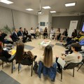 Razgovori u krugu za čaj večeras u prostoru eKG InfoData