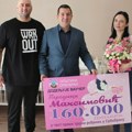 Opština darovala prve srbobranske trojke Znak pažnje i podrške za Taru, Milu i Nađu podsticaj mladim parovima za ostvarivanje…