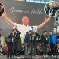Sarajevo se danas oprašta od Halida, svi u suzama! 30.000 ljudi izašlo na ulice, emocije na vrhuncu! Pogledajte samo ove…