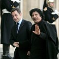 Саркози данас иде у затвор! Гадафијевим парама плаћао своју кампању, а сад иде на петогодишњу робију! Открио коју књигу ће…