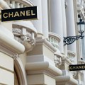 Lopovi sa puškama i sekirom pokušali da opljačkaju butik Šanel u Parizu