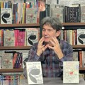 "Beograd me podseća na Španiju, osećam se kao kod kuće" Autor koji godinama ima status jednog od najčitanijih pisaca u Srbiji…