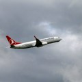 Avion „Turkiš erlajnza” prinudno sleteo u Barselonu zbog pretnje bombom