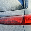 Može li staklo na automobilu da pukne na ekstremnoj hladnoći ili vrućini?