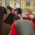 Pokazala šta znači strpljenje i vera! Ana Rajković satima čekala ispred Hrama Svetog Save, poslala jaku poruku