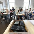 Poljska planira da zabrani korišćenje telefona u školama