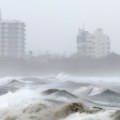 Naređena hitna evakuacija 1,6 miliona ljudi! Razorni tajfun približava se Tokiju, žena živa zatrpana, izdat najviši nivo…