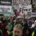 Više od sto hiljada ljudi na ulicama Londona: Skandirali "Slobodna Palestina" pa zahtevali prekid vatre u Gazi