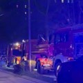 Vatrogasci se više sati borili sa požarom u Čačku, evakuisano 50 stanova