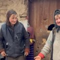 Sestre goštakinje Mika i Roska žive u planini kao dva vuka: Soba im je i soba i štala, spavaju među ovcama (video)
