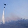 Besni veliki požar na grčkom ostrvu u blizini sela, meštani zabrinuti: Jak vetar otežava gašenje