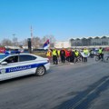 FOTO, VIDEO: Novosadski profesori krenuli u štafetnu trku ka Beogradu - "uz studente do kraja"