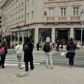 Пешачки код Москве је враћен, али не на исто место: Сад нема потребе да се претрчава, али неки то и даље раде