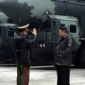 Severna Koreja: Kim Džong Un obišao vojni pogon za proizvodnju savremenih tenkova