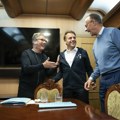 "Rusi, ovo je maramica za izduvavanje nosa" FOTO