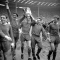 Engleska zavijena u crno! Preminuo legendarni fudbaler Liverpula!