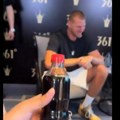 Jokić nasmejao Kineze do suza! Ponudili mu koka kolu, njegova reakcija ih je bacila u trans - pogledajte kako je Nikola…