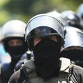 Žandarmerija stigla u Bački Petrovac uoči protesta i nove izložbe fotografija