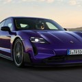 Automobil toliko brz da mu treba padobran!