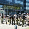 Biljana Stojković: Policija opkolila studente i građane da se “ne čuju i ne vide”