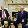 "Erdogan zna o nameštaljkama bolje od bilo koga": Tramp uperio prstom u turskog predsednika, snimak obilazi svet (foto/video)