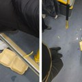 Svinjac u autobusu 94: Neko se nakrkao, pa pobacao otpatke kao da je na deponiji