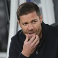 Ćabi Alonso se namerio na veterane: Doveo zaboravljenog napadača koji je vedrio i oblačio u Premijer ligi